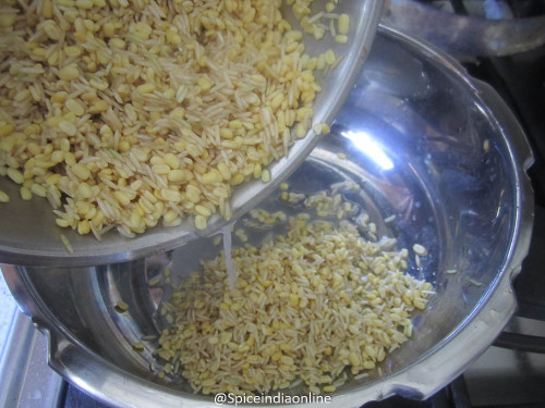 Brown Rice Ven Pongal