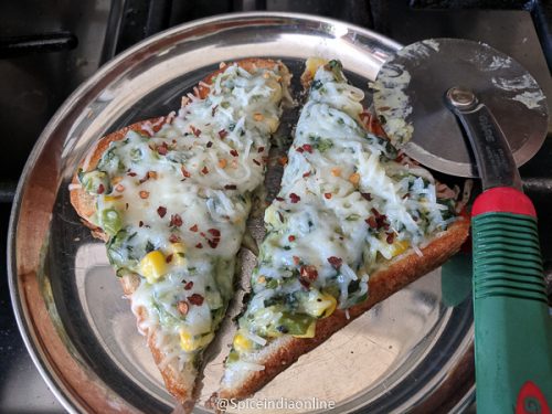 Cheesy Spinach and Corn Toast