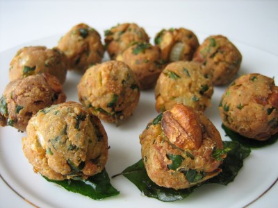Cashewnut Keerai Pakoda