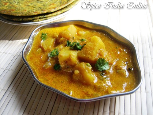 Potato kurma for dish  recipe poori Poori, â€“  Chapati Recipe Kurma Aloo â€“  Kurma aloo Side for