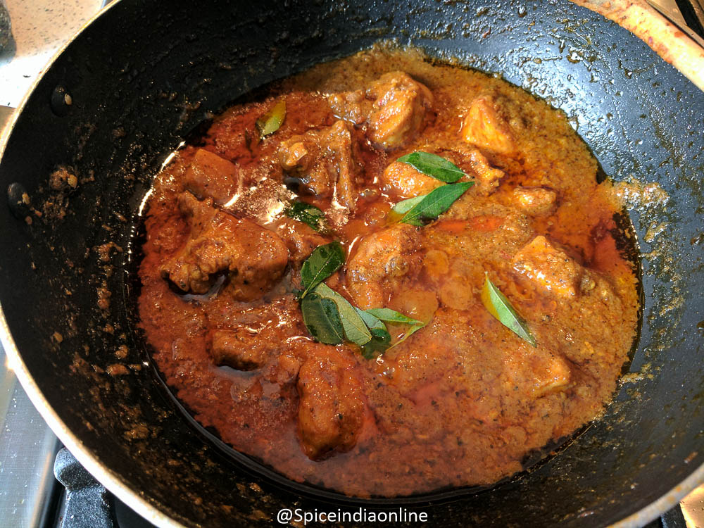 Madras Chicken Curry - Kozhi Kari Masala - South Indian Chicken Curry